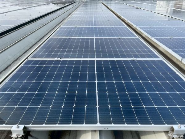 洗浄後の太陽光パネル | 株式会社SAP