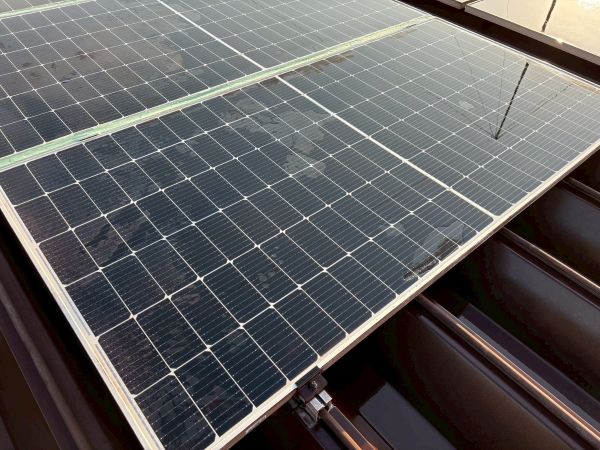 洗浄後の太陽光パネル | 株式会社SAP